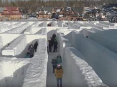 Огромен снежен лабиринт в Полша е една от големите атракции през зимата