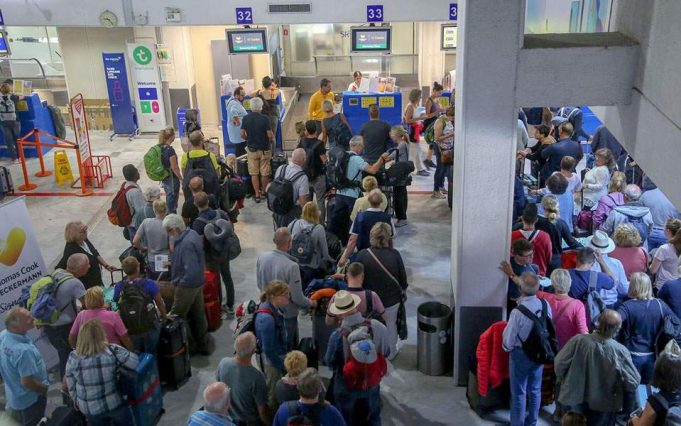 50 000 туристи на “Томас Кук” са заклещени в Гърция. За туристическия бранш това е земетресение от 7-ма степен