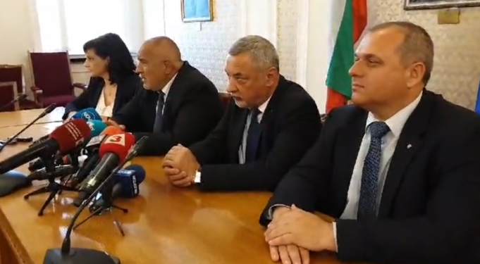 Няма да има туристически ваучери за всички осигурени българи (видео)