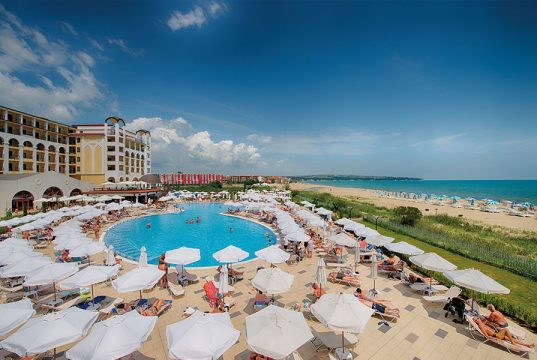 Хотел Riu Helios Bay в Обзор отваря на 28 май, предлага релакс за цялото семейство