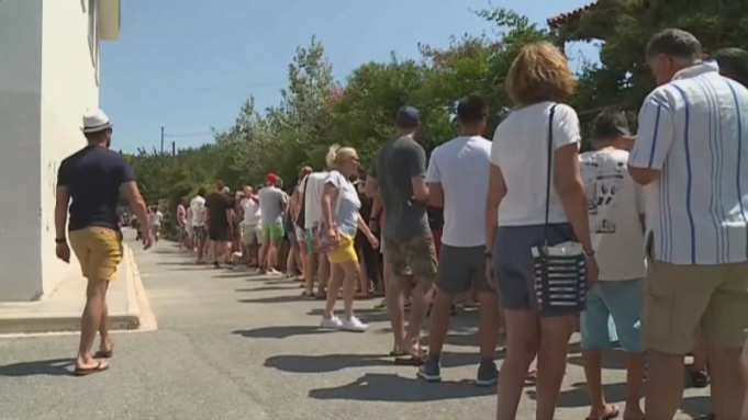 Висока избирателна активност сред българските туристи в Гърция