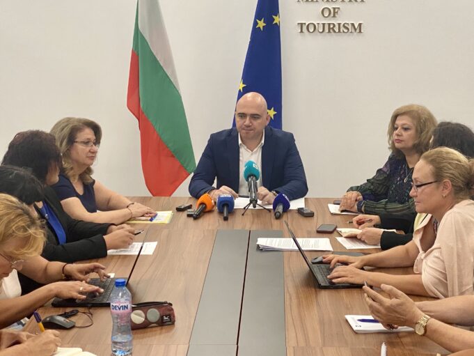 Министърът на туризма с проектозакон за дигиталната реклама на българските курорти
