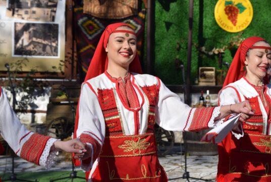 Започна фестивалът на мелнишкото вино “Златен грозд”