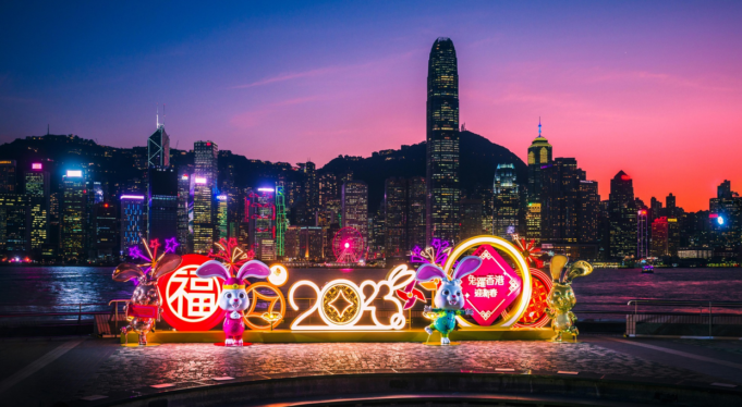 Хонконг ще раздава 500 000 безплатни самолетни билети и ваучери на туристи от цял свят