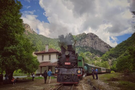 БДЖ организира пътувания с парен локомотив по теснолинейката