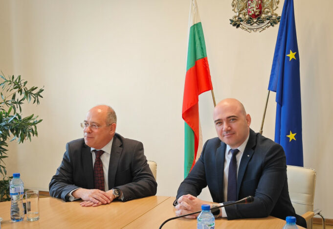 Министърът на туризма д-р Илин Димитров и вицепремиерът Лазар Лазаров набелязаха мерки за преодоляване на недостига на кадри в туризма