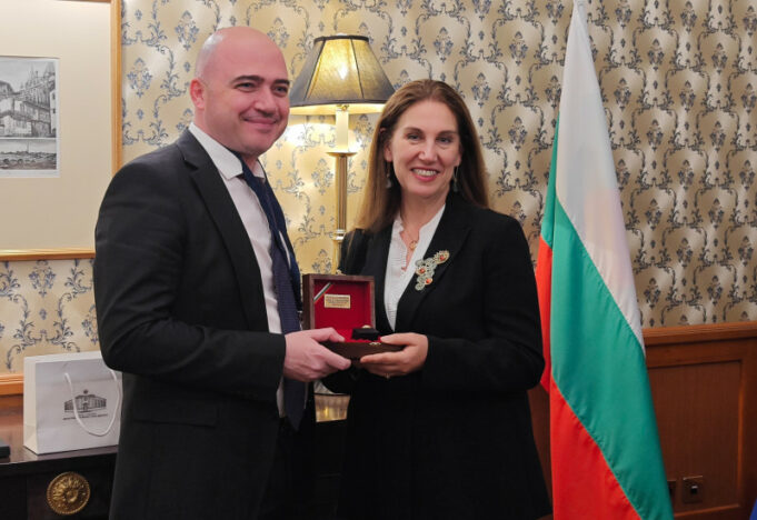 Министър Илин Димитров проведе среща с министъра на околната среда и туризма на Албания Мирела Кумбаро