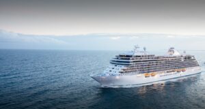 Regent Seven Seas Cruises® обяви Сара Фаберже за кръстница на Seven Seas Grandeur™