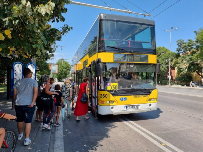 Двуетажен автобус възражда еднодневните излети до туристически обекти в София