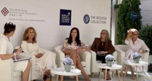 Николина Ангелкова участва в престижно събитие на Световния съвет по туризъм и пътуване в Барселона