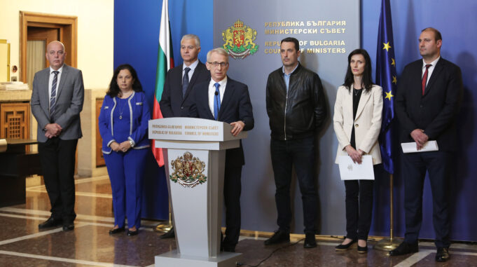 България засилва охраната на обекти, които се смятат за по-рискови – летища, гари, синагоги, посолството на държавата Израел