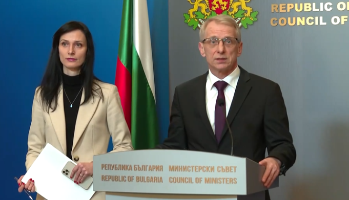 Денков и Габриел: От март отпада граничният контрол за България по въздух и море