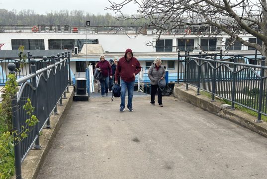 Русе посрещна първия круизен кораб за сезона с туристи от далечни държави