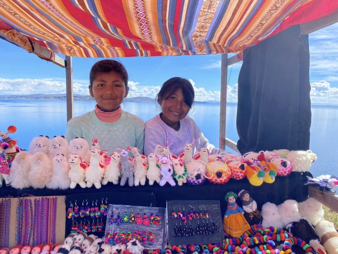 Остров Такиле – истинско цветно бижу, туристите се докосват до различен свят и живот без стрес (снимки)