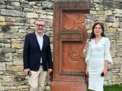 Евтим Милошев и Ертен Анисова посетиха културно-историческия комплекс „Двор на кирилицата” в Плиска