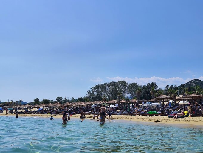 Променя ли Гърция политиката по обслужване на плажовете си?
