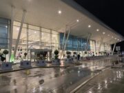 Силен вятър предизвика масови закъснения на полети до София