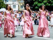 20 хиляди души дефилираха в Казанлък по време на Шествието на Царица роза