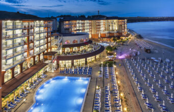 Хотел „Сол Луна Бей Резорт“ спечели за трети път престижната награда Travelers’ Choice Best of the Best 2026 на TripAdvisor